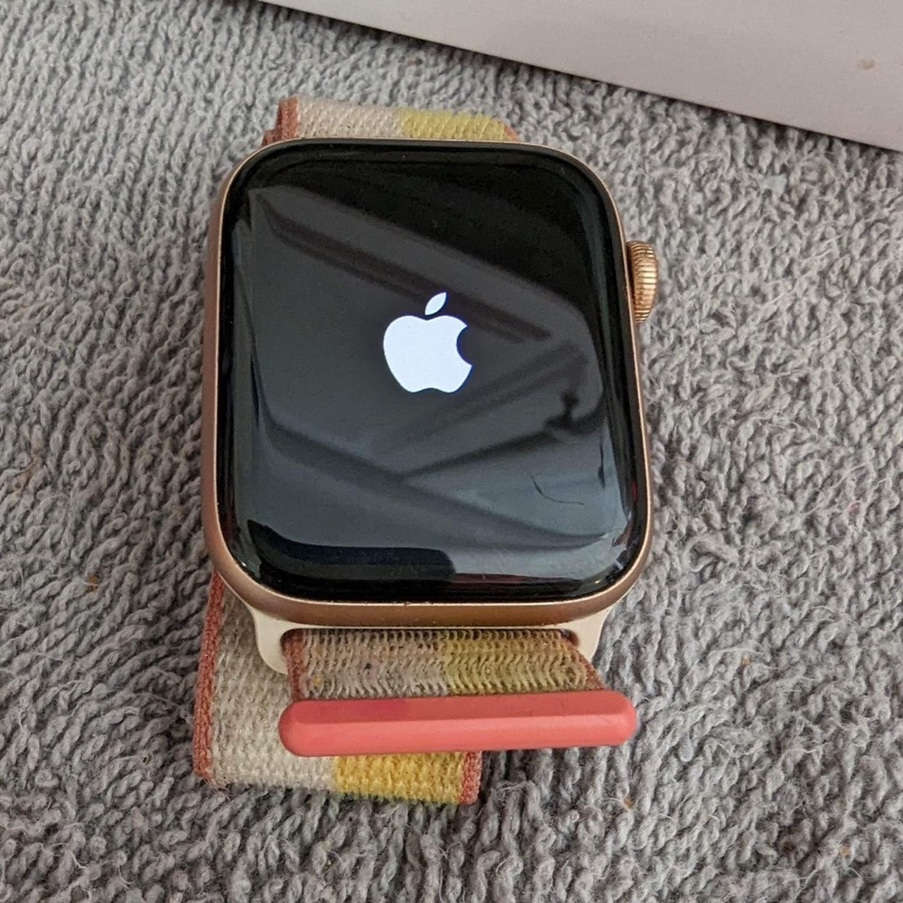 Apple Watch SE like new condition!